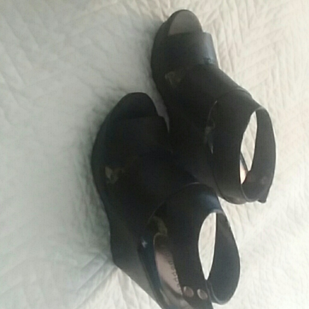 Platforms - Picture 3 of 4